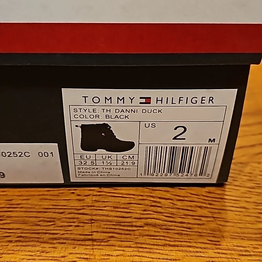 Tommy Hilfiger duck boots - Picture 10 of 12